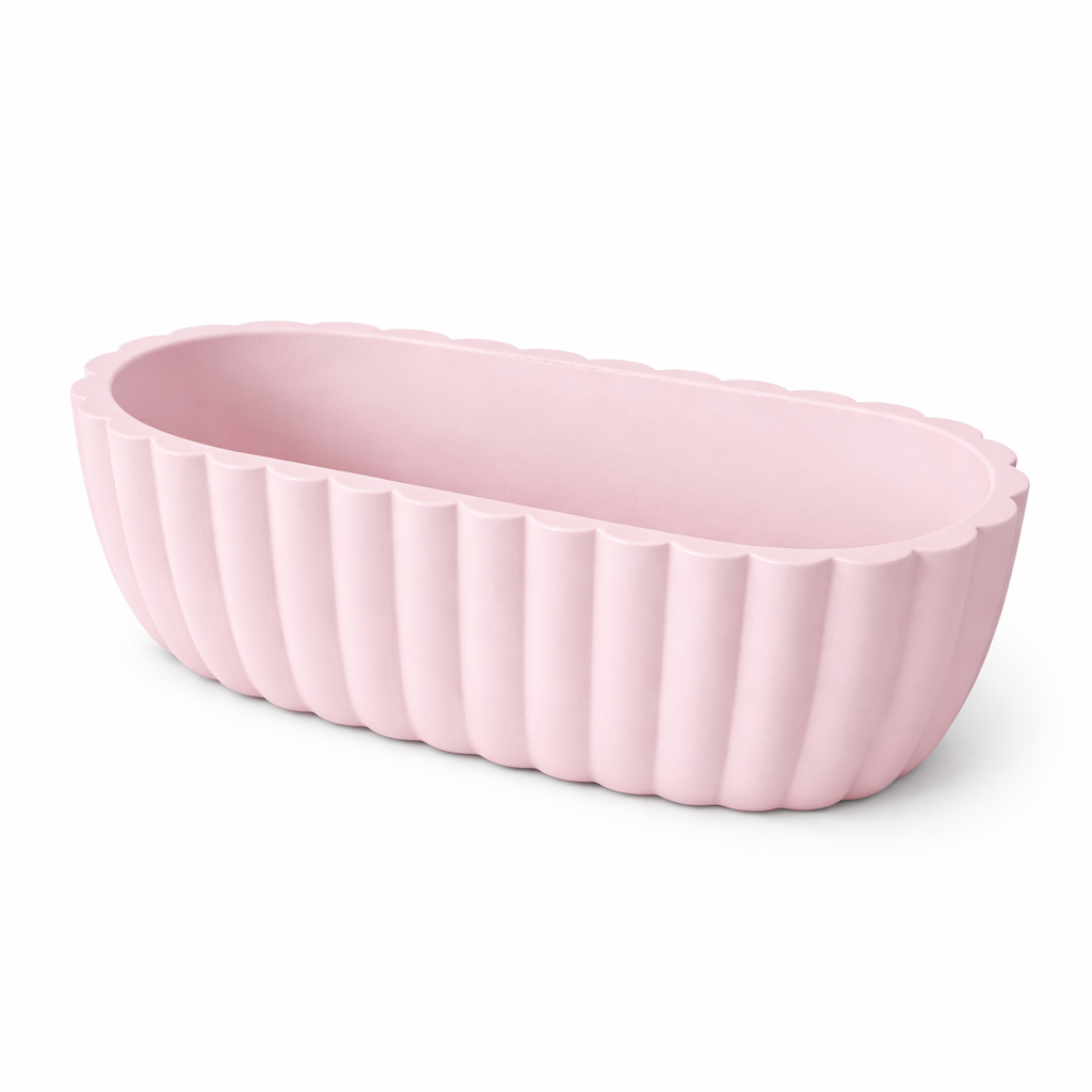 Vanity tray with wavy edge