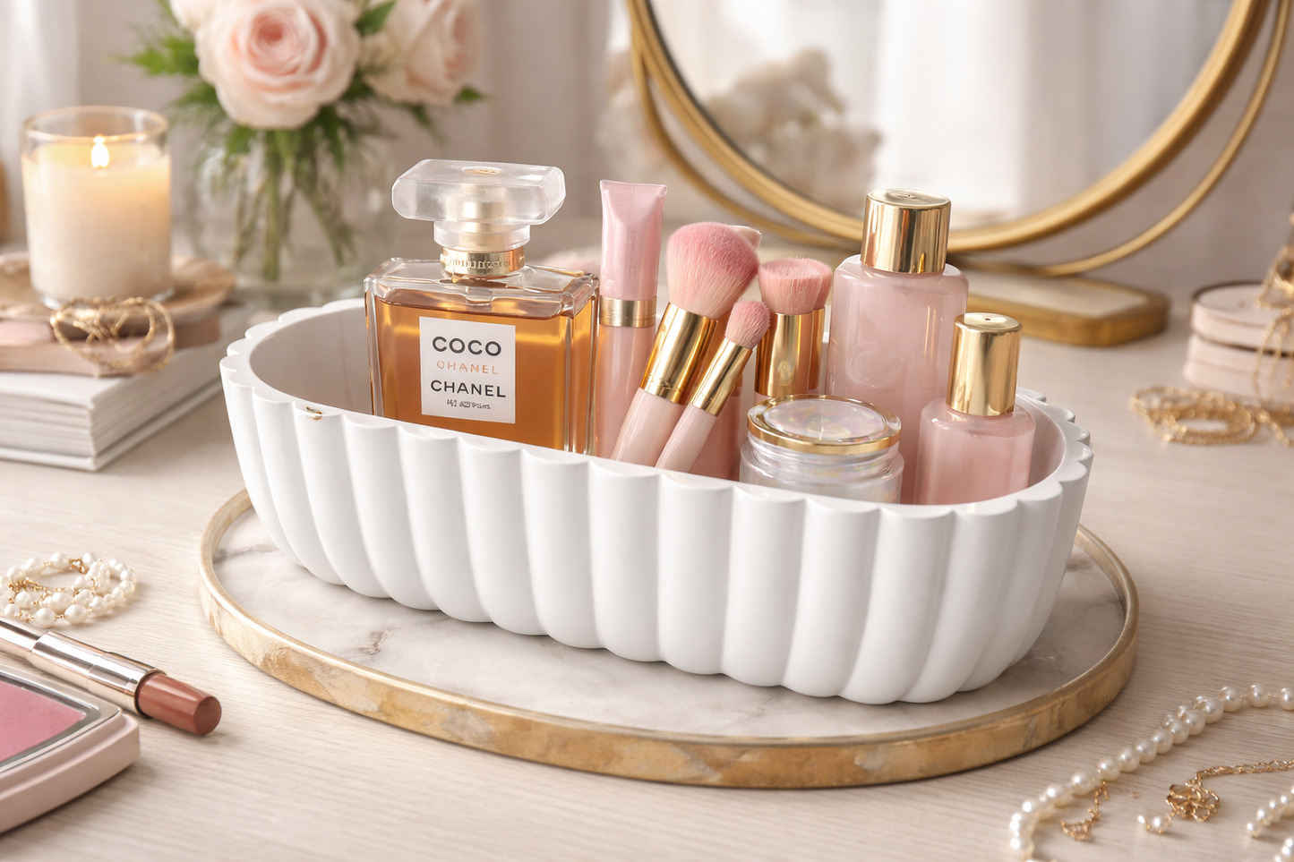 Vanity tray with wavy edge