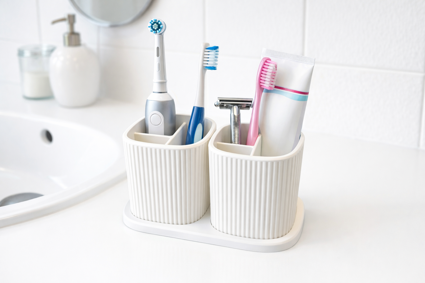 Linea toothbrush holder